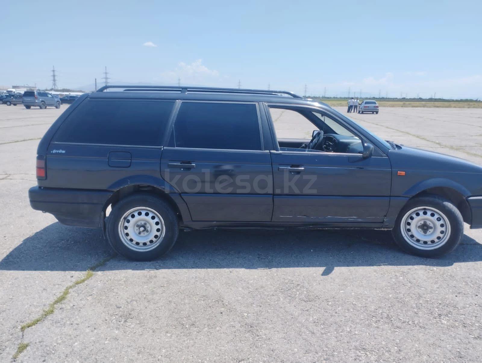 Volkswagen Passat 1993 г.