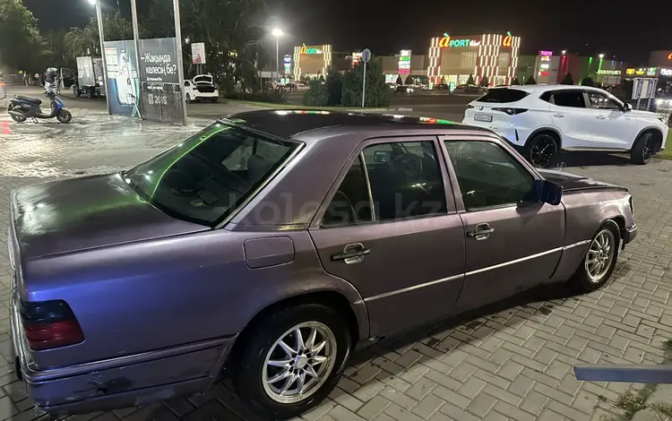 Mercedes-Benz E 200 1994 года за 400 000 тг. в Алматы