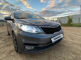 Kia Rio 2017 года за 2 700 000 тг. в Атырау – фото 2