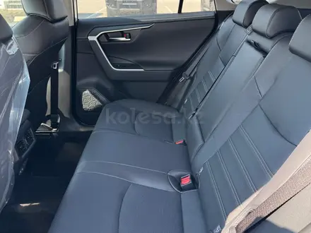 Toyota RAV4 Luxe+ 2025 года за 21 500 000 тг. в Актобе – фото 15