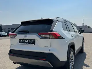 Toyota RAV4 Luxe+