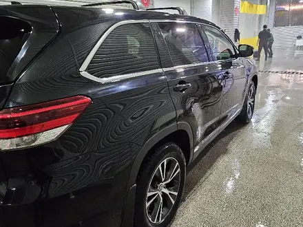 Toyota Highlander 2018 года за 17 500 000 тг. в Астана – фото 4