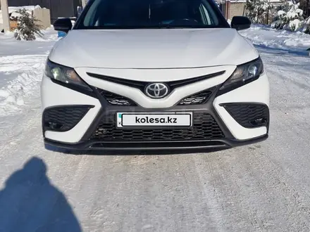 Toyota Camry 2021 года за 14 500 000 тг. в Шымкент