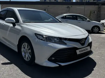 Toyota Camry 2018 года за 13 000 000 тг. в Шымкент – фото 5