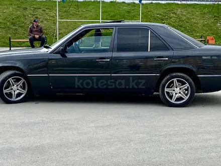 Mercedes-Benz E 250 1993 года за 1 900 000 тг. в Житикара – фото 3