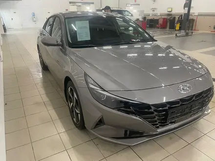 Hyundai Elantra 2022 года за 10 900 000 тг. в Астана – фото 2