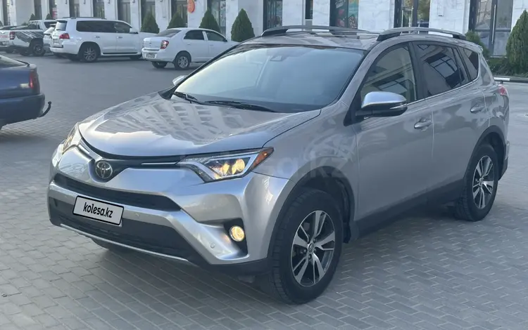 Toyota RAV4 2018 года за 8 500 000 тг. в Актау