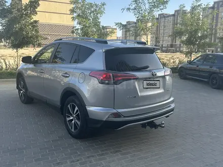 Toyota RAV4 2018 года за 8 500 000 тг. в Актау – фото 3