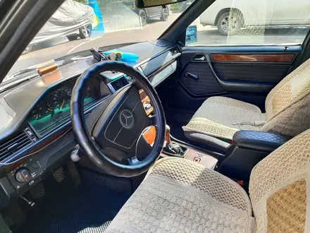 Mercedes-Benz E 280 1993 года за 1 585 000 тг. в Алматы