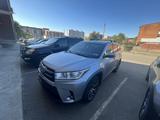 Toyota Highlander 2018 года за 14 000 000 тг. в Уральск