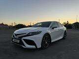 Toyota Camry 2019 года за 11 500 000 тг. в Туркестан – фото 2