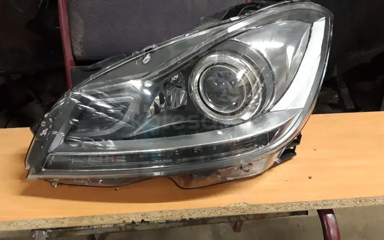 Фара левая Мерседес w204 рестайлинг за 140 000 тг. в Астана