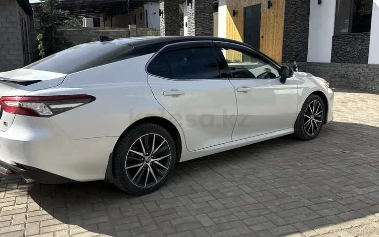 Toyota Camry 2021 годаүшін13 900 000 тг. в Алматы