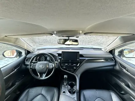 Toyota Camry 2021 года за 13 900 000 тг. в Алматы – фото 5