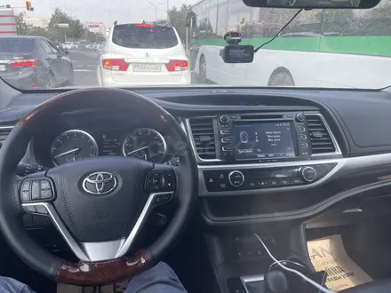Toyota Highlander 2017 года за 20 000 000 тг. в Астана – фото 17