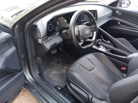 Hyundai Elantra 2023 года за 8 300 000 тг. в Караганда – фото 15