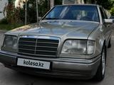 Mercedes-Benz E 200 1993 года за 2 200 000 тг. в Алматы