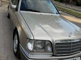 Mercedes-Benz E 200 1993 года за 2 200 000 тг. в Алматы – фото 4