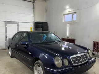 Mercedes-Benz E 320