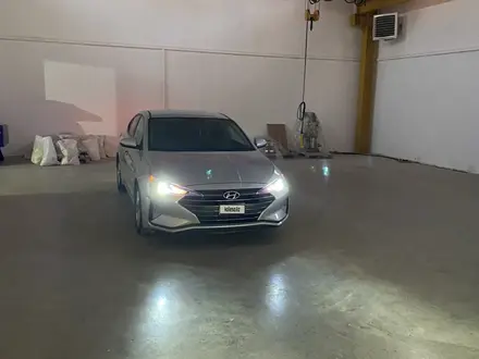 Hyundai Elantra 2018 года за 5 500 000 тг. в Атырау – фото 8