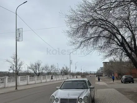 Mercedes-Benz E 280 1998 года за 3 450 000 тг. в Балхаш – фото 3