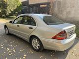 Mercedes-Benz C 220 2001 годаfor3 400 000 тг. в Алматы – фото 5