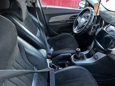 Chevrolet Cruze 2013 года за 3 500 000 тг. в Петропавловск – фото 3