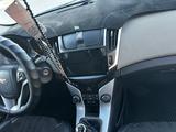 Chevrolet Cruze 2013 года за 3 500 000 тг. в Петропавловск – фото 2
