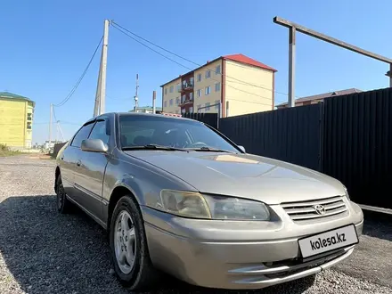 Toyota Camry 1997 года за 3 100 000 тг. в Алматы – фото 2