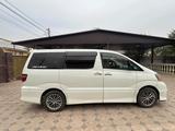 Toyota Alphard 2004 года за 7 100 000 тг. в Алматы – фото 3