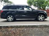 Mercedes-Benz GL 63 AMG 2014 годаүшін19 500 000 тг. в Петропавловск – фото 2
