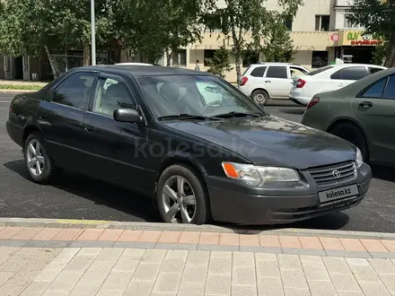 Toyota Camry 1998 года за 2 220 000 тг. в Астана