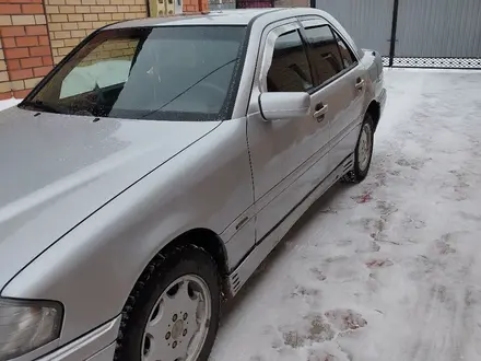 Mercedes-Benz C 180 1996 года за 1 550 000 тг. в Астана – фото 2