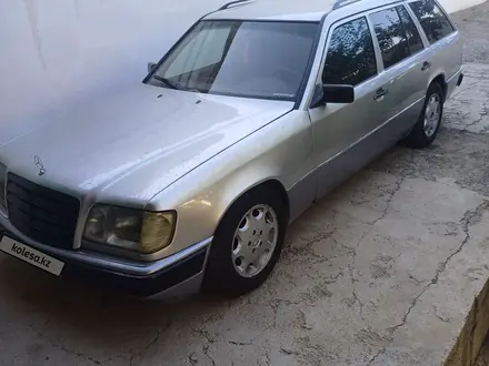 Mercedes-Benz E 220 1994 года за 2 400 000 тг. в Туркестан – фото 2