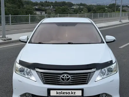 Toyota Camry 2014 года за 10 000 000 тг. в Алматы – фото 23