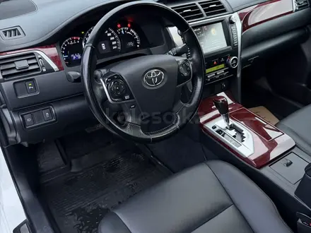 Toyota Camry 2014 года за 10 000 000 тг. в Алматы – фото 31