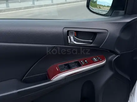 Toyota Camry 2014 года за 10 000 000 тг. в Алматы – фото 32
