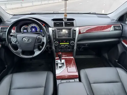 Toyota Camry 2014 года за 10 000 000 тг. в Алматы – фото 43