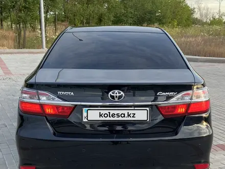 Toyota Camry 2015 года за 11 200 000 тг. в Астана – фото 4