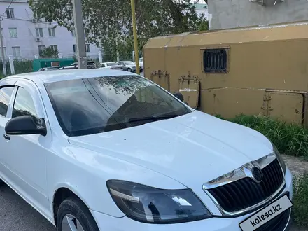 Skoda Octavia 2013 года за 2 800 000 тг. в Атырау – фото 3