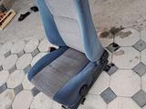 Сиденья водительский. Тайота карина е за 25 000 тг. в Алматы – фото 2