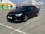 Toyota Camry 2017 года за 12 700 000 тг. в Алматы – фото 2