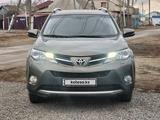 Toyota RAV4 2015 года за 11 000 000 тг. в Актобе