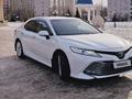 Toyota Camry 2019 года за 16 500 000 тг. в Актобе – фото 16