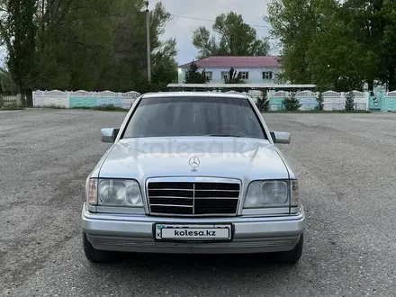 Mercedes-Benz E 220 1994 года за 2 300 000 тг. в Алматы – фото 2