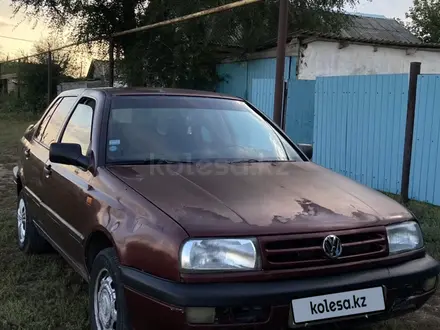 Volkswagen Vento 1993 года за 450 000 тг. в Уральск