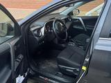 Toyota RAV4 2016 года за 8 500 000 тг. в Атырау – фото 5