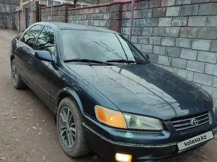 Toyota Camry 1998 года за 2 800 000 тг. в Алматы – фото 4