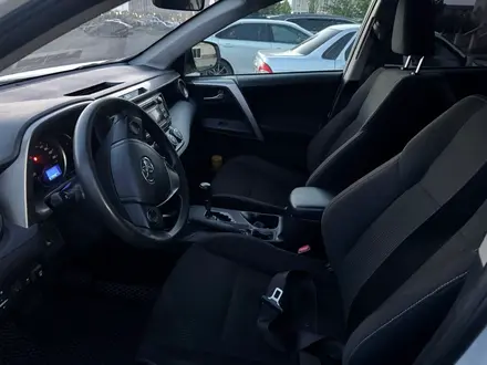 Toyota RAV4 2015 года за 10 250 000 тг. в Уральск – фото 7