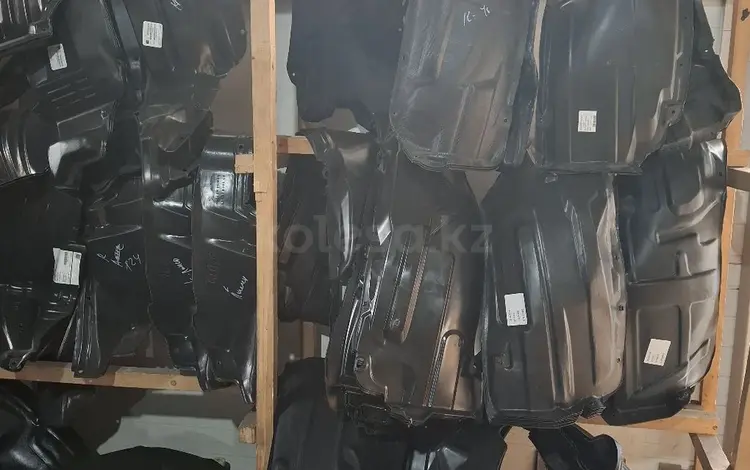 Передние подкрыльники на Toyota Camry производства Тайвань за 8 000 тг. в Алматы